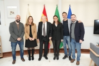 Marc Van Montagu junto con la vicerrectora de Política Científica, María José Polo y el equipo de UCO Bio Research Seminars (UCO-BRS).