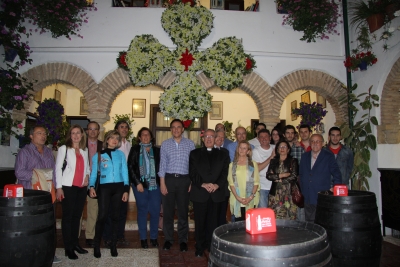 Autoridades y pblico asistente a la inauguracin de la Cruz de la Hermandad Universitaria