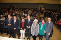 Foto de familia de autoridades y ponentes al inicio de la jornada.