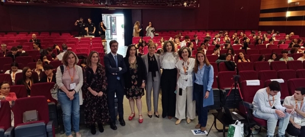 Estudiantes de institutos presentan sus investigaciones científicas en un congreso en la UCO